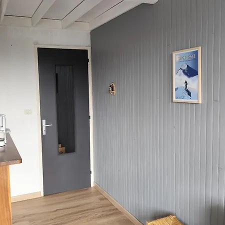 Au Coeur De Avec Balcon Et Parking - Fr-1-814-98 Super Besse