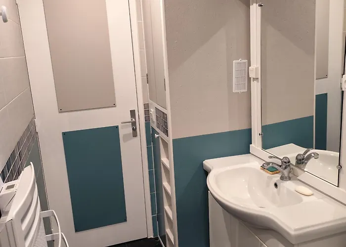 Au Coeur De Avec Balcon Et Parking - Fr-1-814-98